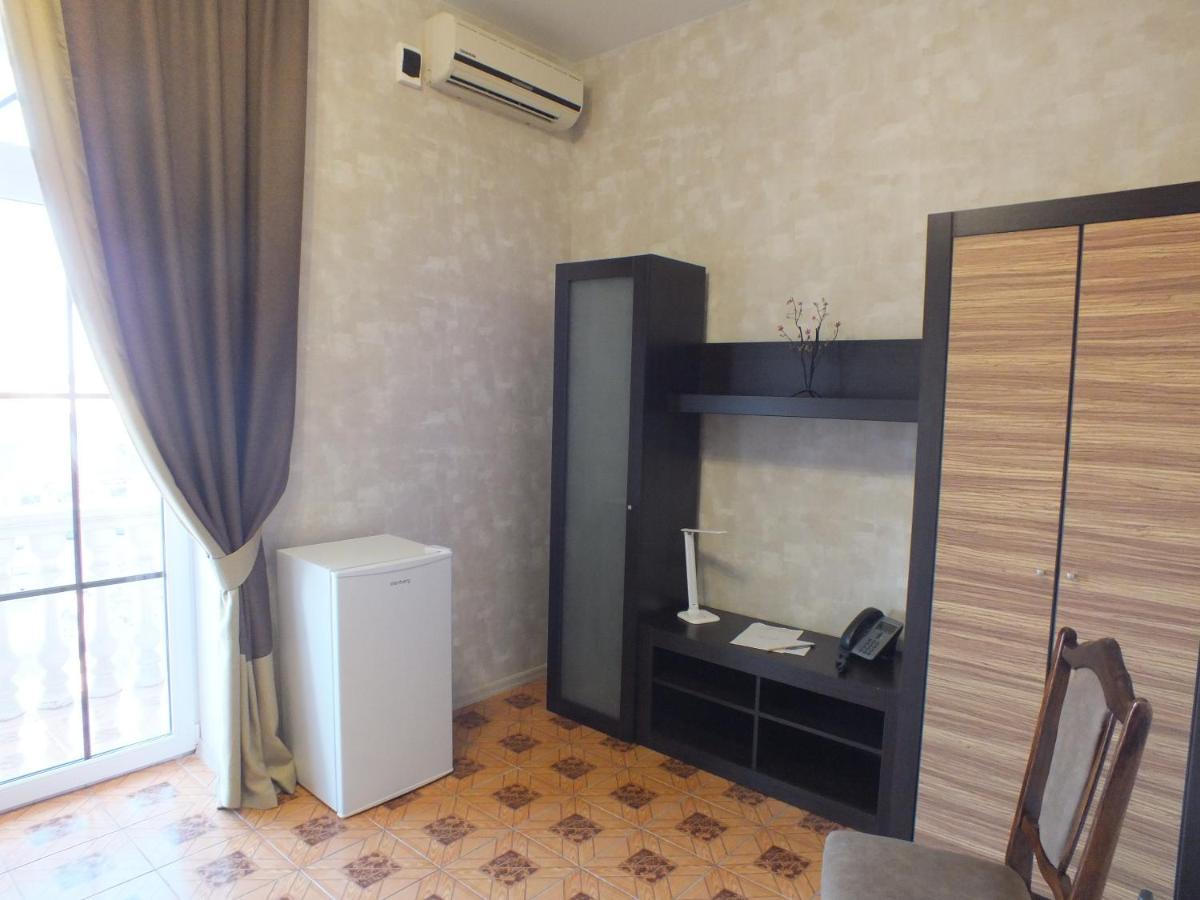 Vorontsovskiy Hotel Melitopolʼ Exterior foto